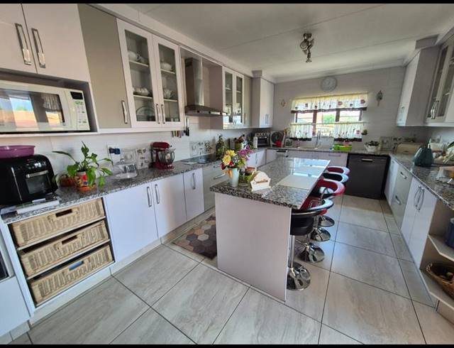 3 BEDROOM HOUSE FOR SALE IN LINMEYER